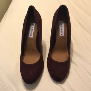 Steve Madden Remmedy Pump in Deep Wine
